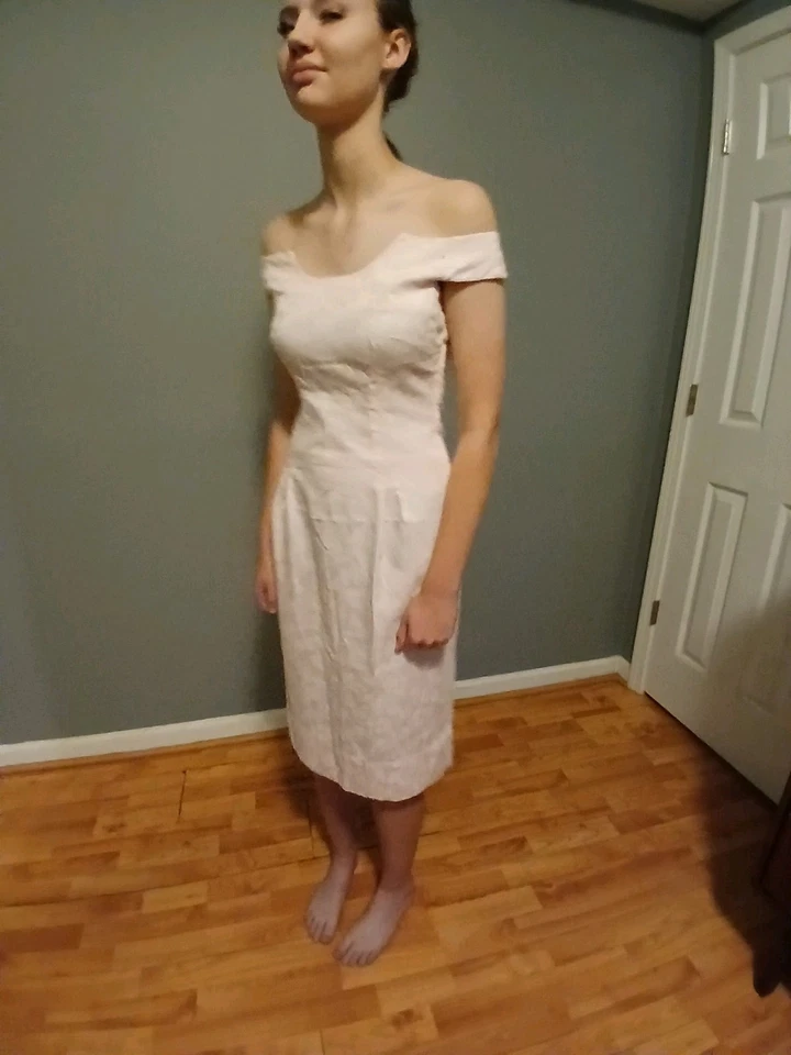 Vestido de cóctel/fiesta vintage rosa con hombros descubiertos años 50 Foto 3 de 4