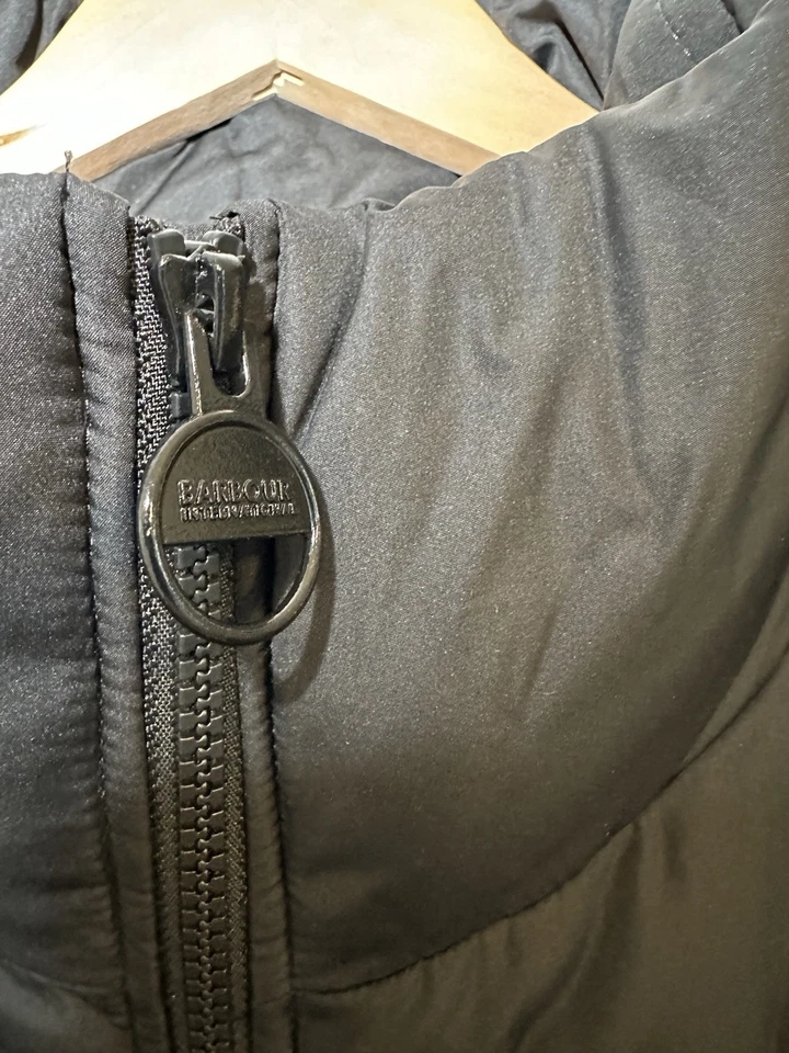 Barbour International Webber Convertible Puffer Jacket Black UK 14 - Image 4 of 4