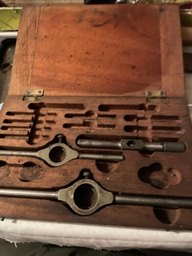 LAL Tap And Die Wooden Box With Tap Wrench And 2 X Die Wrenches - Afbeelding 1 van 10
