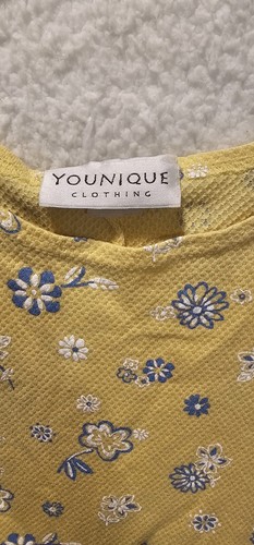 YOUNIQUE Summer Yellow Blue White Floral Sleeveless Size 22 Mid Knee Summer - Picture 2 of 6