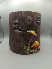 Beautiful vintage cookie jar Toadstool Mushroom Treasure Craft made in USA.