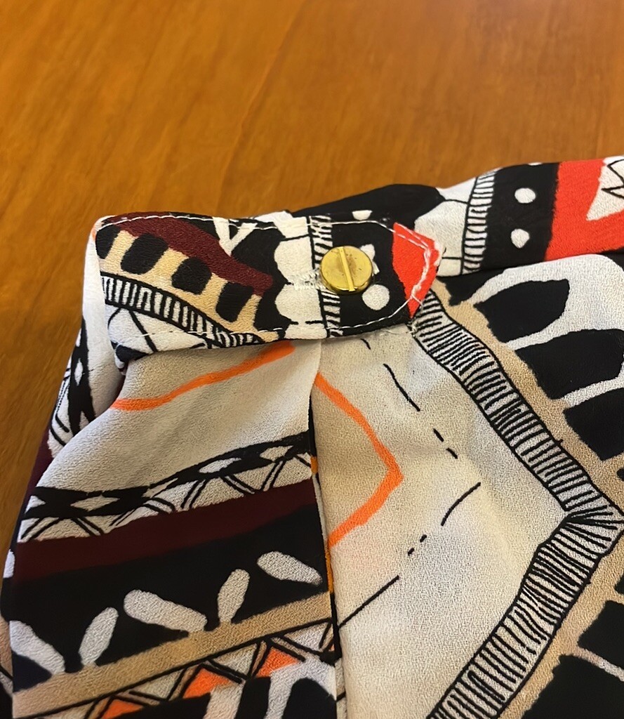 Mossimo geometric abstract print button down, wom… - image 5