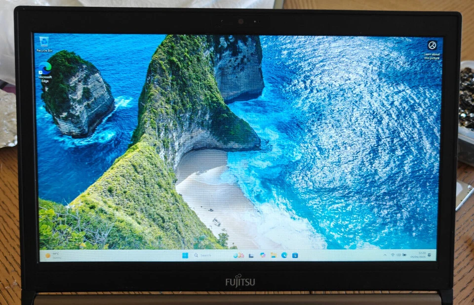 Fujitsu Lifebook E744 Laptop 14'' Windows 11 Pro i5 256GB SSD BT Webcam Cheap - Image 2 of 4
