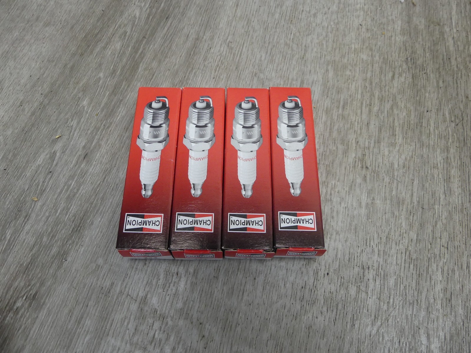 4 Pack Spark Plug-Copper Plus RC7YC3 Champion Spark Plug 444