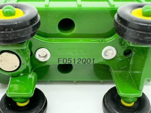 Ertl John Deere Ackerschlepper mit Futter Heuballenpressen Anhänger grün/gelb ohne Karton - Bild 11 von 11