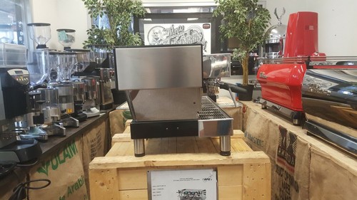 LA MARZOCCO LINEA CLASSIC 3 GRUPPEN EDELSTAHL HOHE FÜSSE ESPRESSOMASCHINE - Bild 12 von 12
