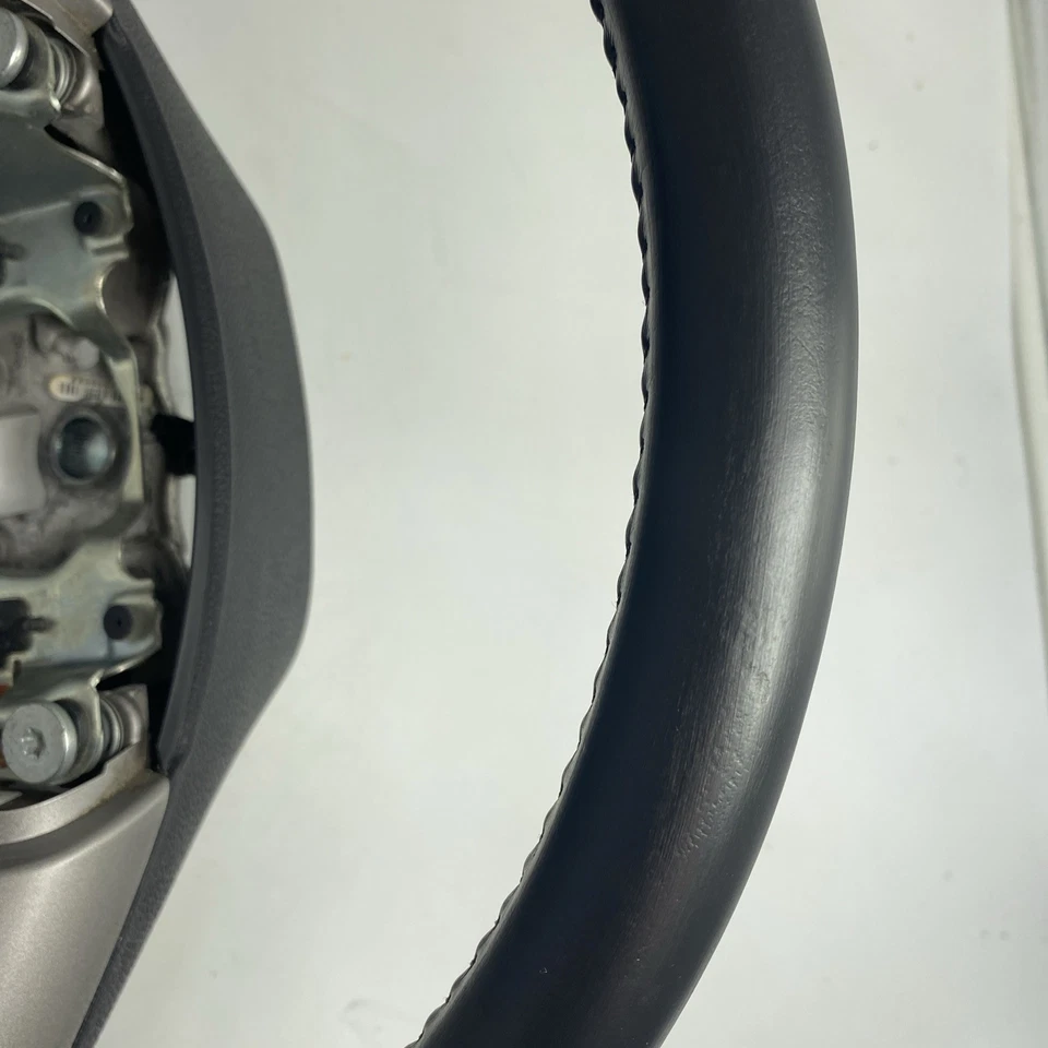 Chevrolet GMC Tahoe Yukon silverado Steering Wheel Black Ebony leather 07-14 oem - Image 4 of 4