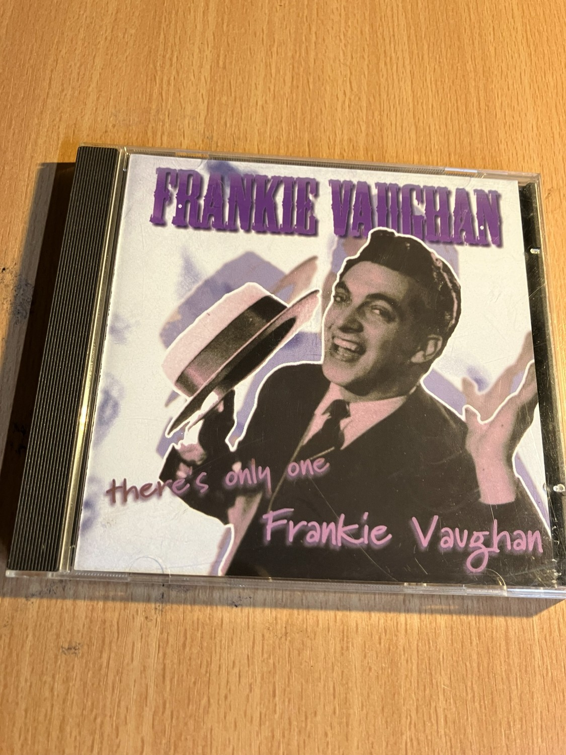 FRANKY VAUGHAN - THERE'S ONLY ONE FRANKY VAUGHAN CD (N/A) FREE SHIPPING