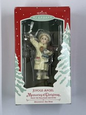2002 Hallmark JOYOUS ANGEL Memories of Christmas QP1433 MIB