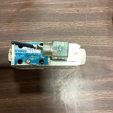 VICKERS Used Valve DG4V-3-6AL-M-U-HL7-60 E74