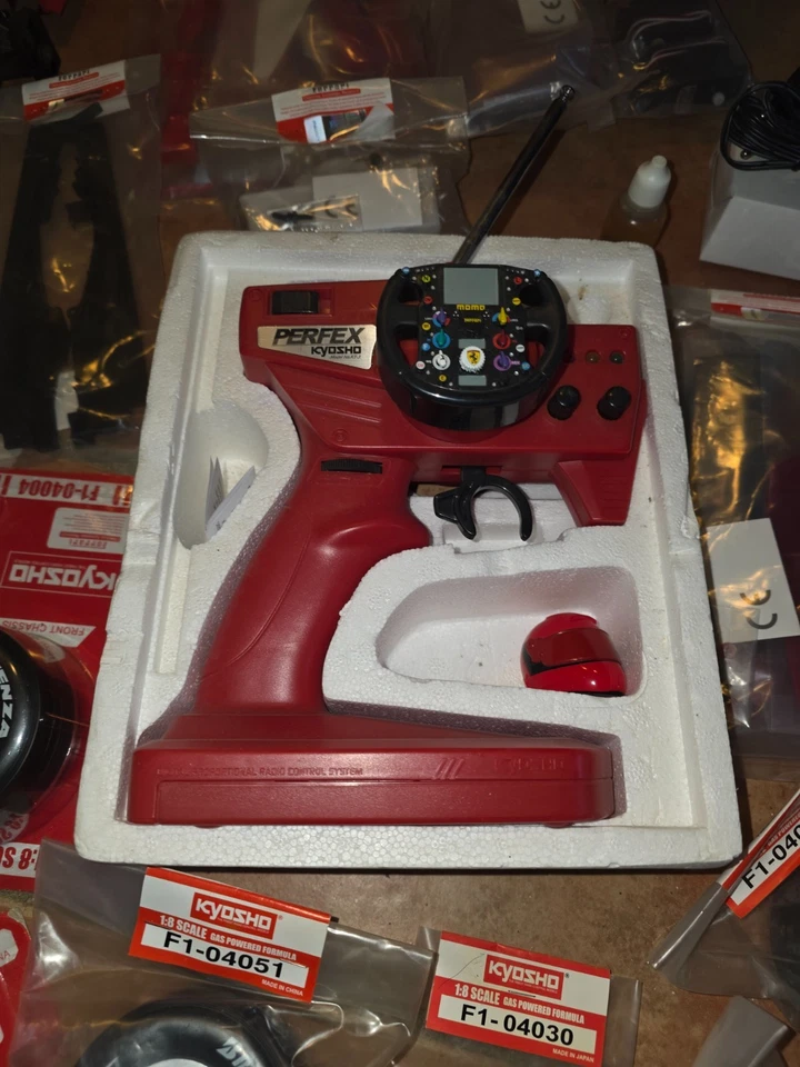 Ferrari F2004 mit Fernsteuerung D Agostini 60 cm selten - Bild 4 von 4