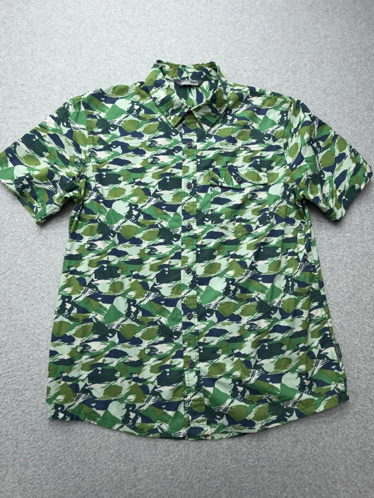 Stio Shirt Mens Large Green Camouflage Short Sleeve Button Front Casual Hiking