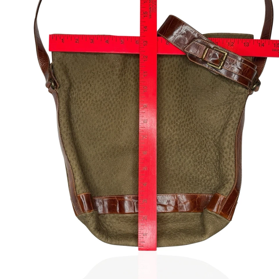 Bolso Hobo Grande de Gamuza Italiana Suave Furla Marrón Cocodrilo Cuero Repujado Hebilla Foto 4 de 4