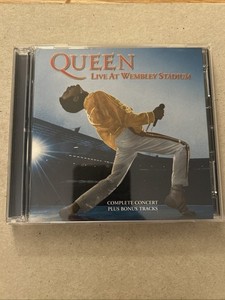 QUEEN クイーン ウェンブリー コレクターズ　エディション Queen（クイーン）『戦慄の王女』革新的なデビュー・アルバムが装いも