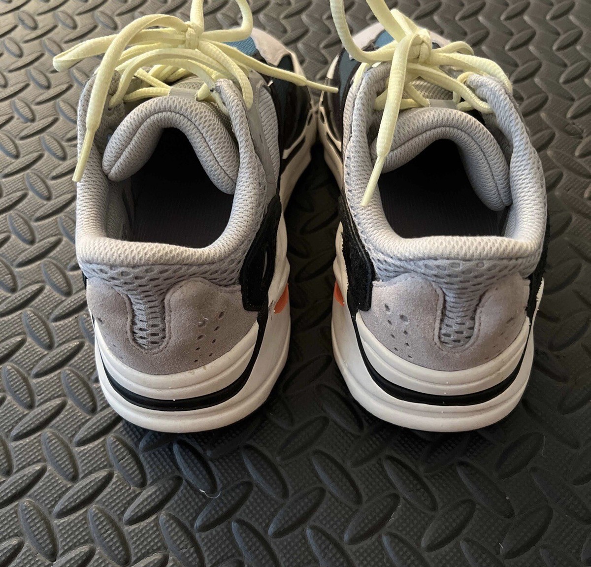 Size 4 - adidas Yeezy Boost 700 Low Wave Runner | eBay display picture 3