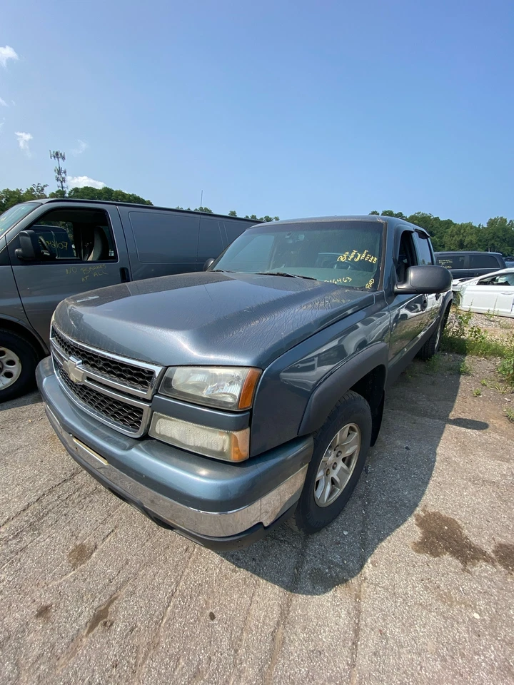Conjunto de portador diferencial usado se adapta a: camioneta Chevrolet Silverado 1500 2006 Fr Foto 2 de 4