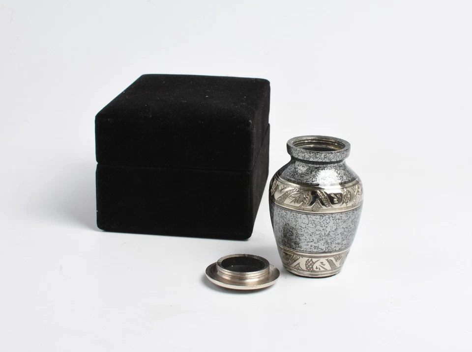 Mini Keepsake Ashes Urn Small Memorial Cremation Urn For Ashes Grey Silver Token - Image 4 of 4