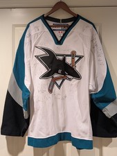 ⭐ 2001 San Jose Sharks Team Signed Authentic Jersey - Joe Thornton, Cheechoo 
