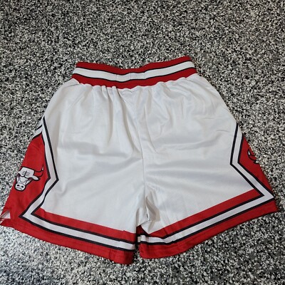 VTG Chicago Bulls Champion USA Mesh Basketball White Mens Shorts