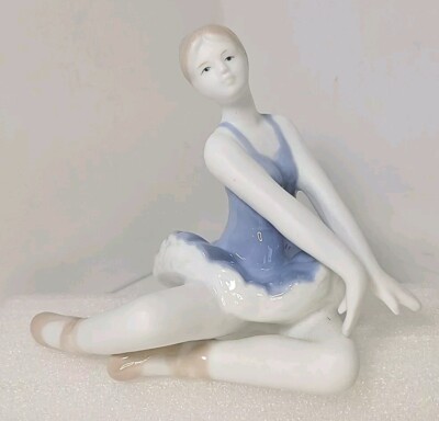 Vintage 2000 Ballerina Fine Porcelain Figurine 4.5'' Tall Collectible By Kaligue 
