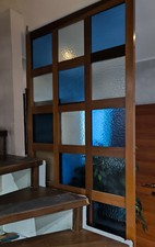 2 parete divisorio in legno e vetro colorato