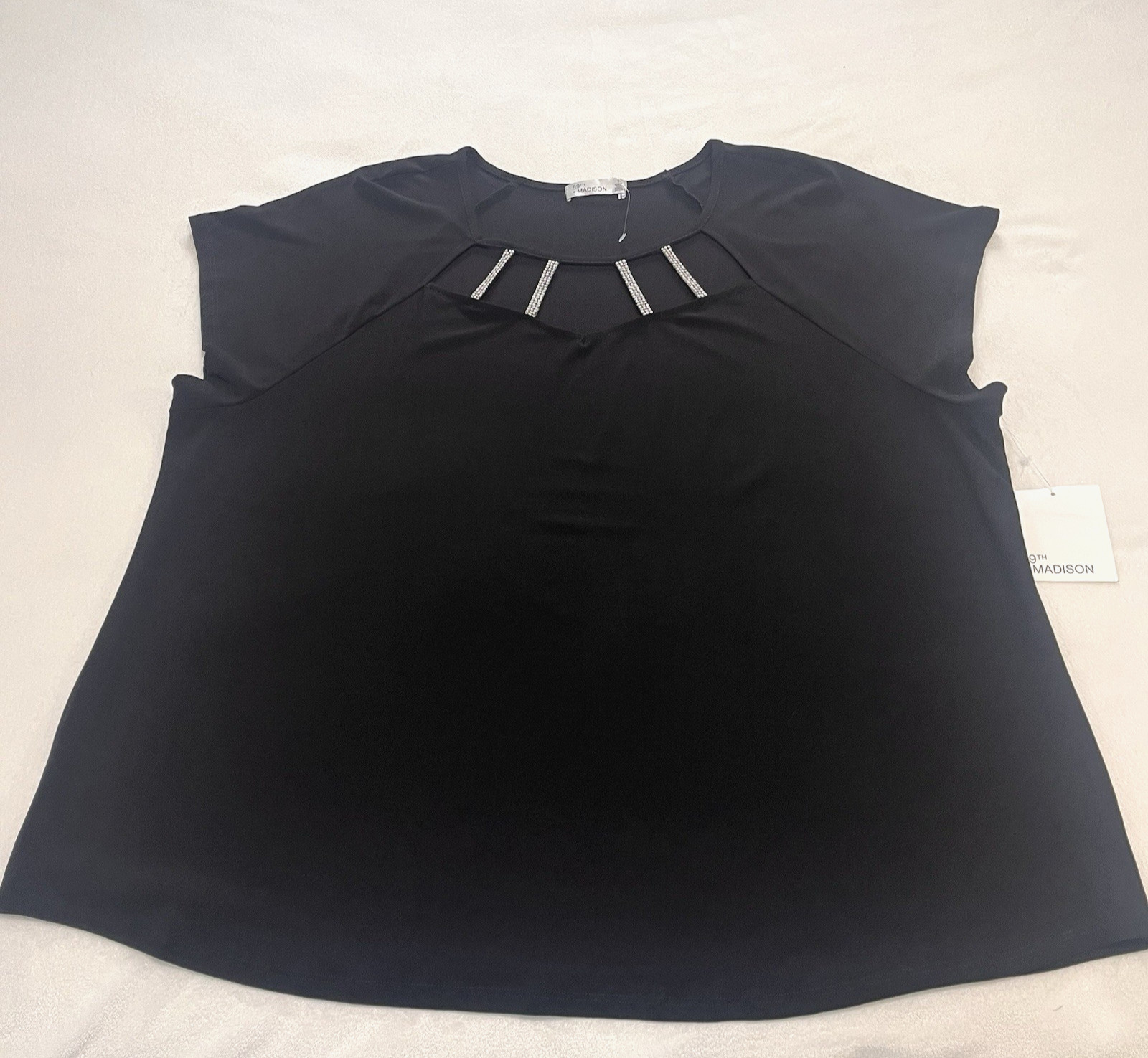 89th + Madison Women's Black Embellished Neckline Short Sleeves Top Size 2X NWT