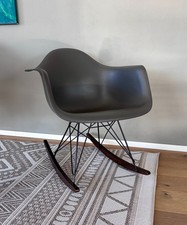 VITRA - Ray & Charles EAMES plastic armchair RAR - Schaukelstuhl - Np 700 EUR