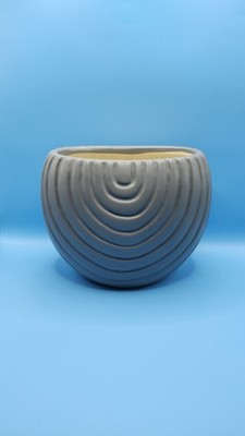 Light greenish/grey textured medium planter 6in opening
