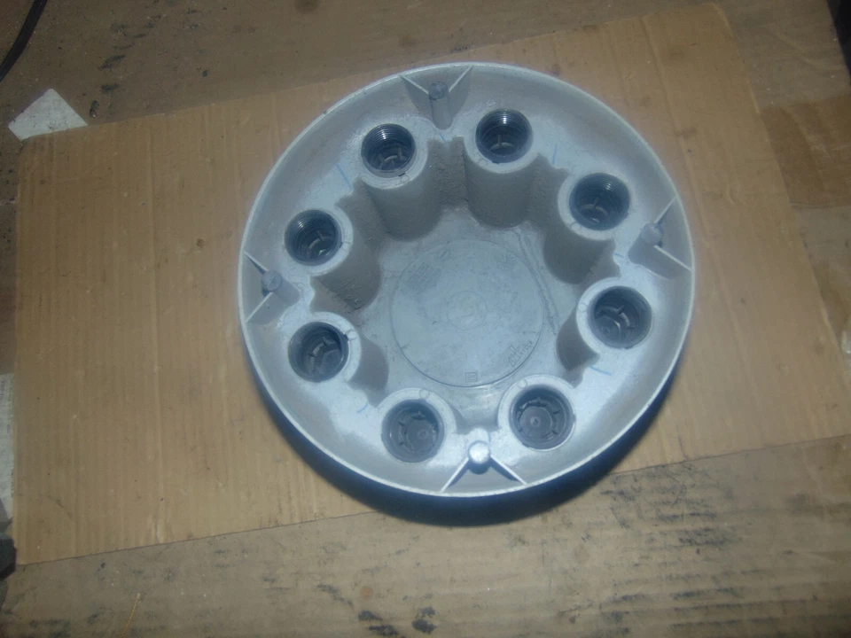 2001-2016 Chevrolet Silverado Express 3500 Rear Dually Center Cap - Image 2 of 2