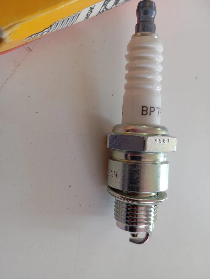 bougie NGK bp7hs ducati cagiva yamaha pgo fantic italjet mbk derbi - Photo 3/3