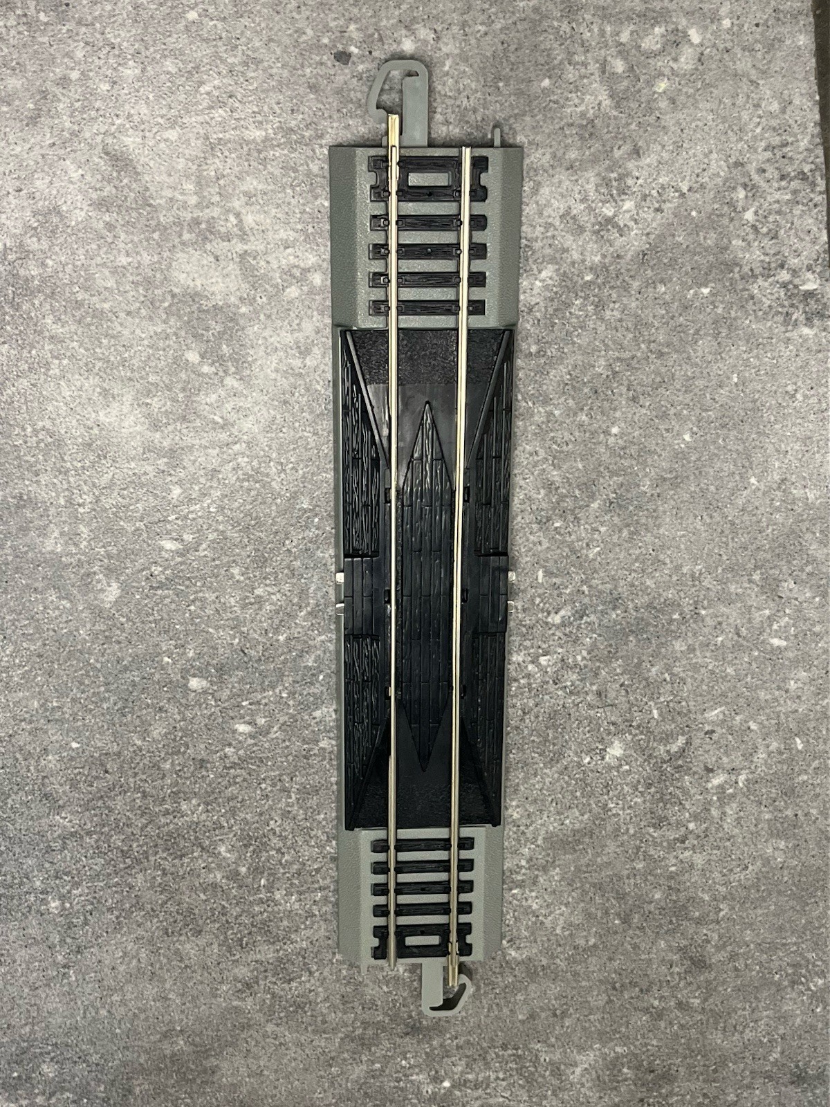 18 Bachmann E-Z- Track Grey Bed Straight And Curved Sections