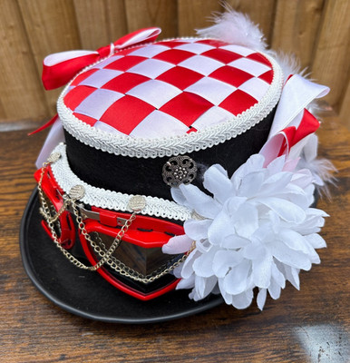 Schwarz Rot Weiß Zylinder Hut Steampunk Kopf 57 cm Federn Kariert Brille (Y)
