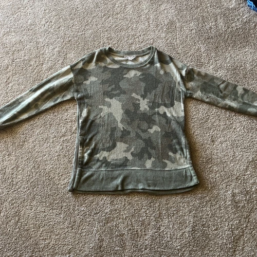 Moondance Women’s Camouflage Sweater - Medium - Camo - EUC