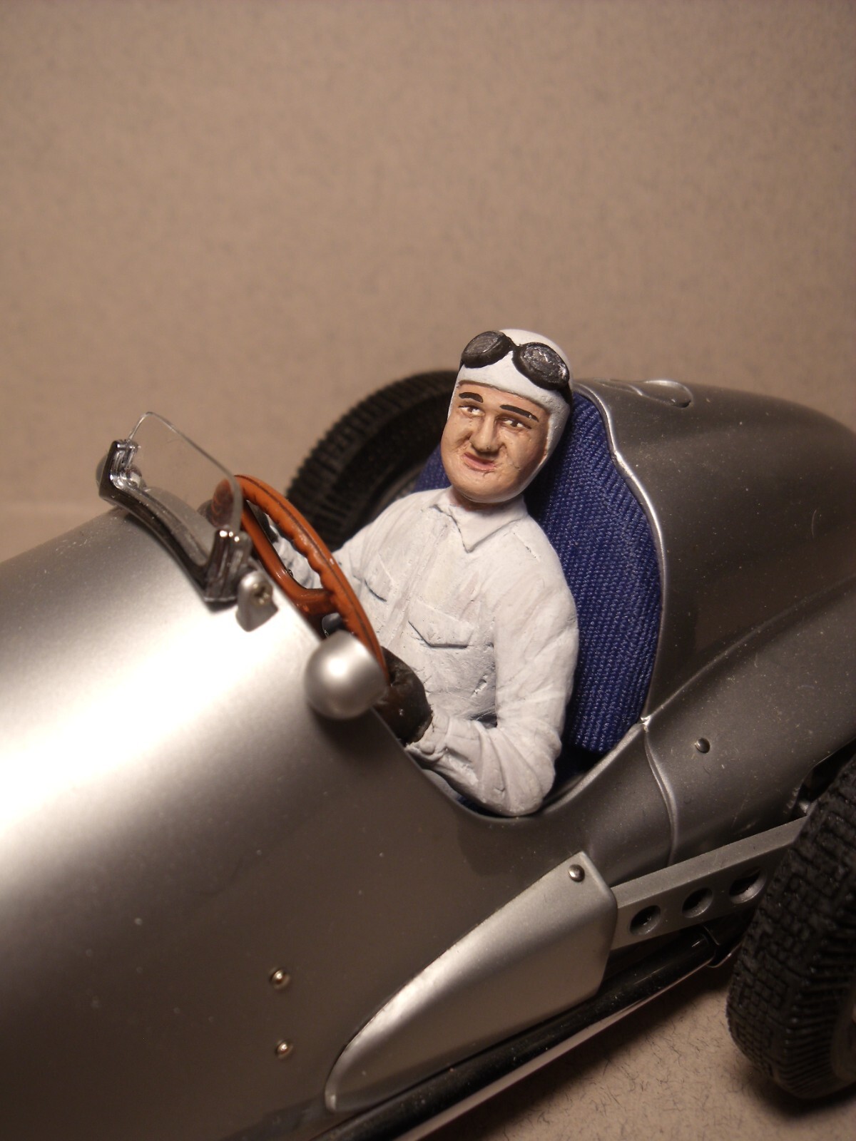 Figurine de pilote Caracciola 1/18 pour miniature Mercedes Vroom non peint