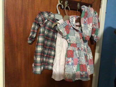3 Kleider: Baby Gap & Jeepers & The Little White Company. Für 12-18m altes Baby: