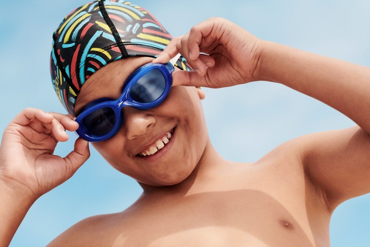 SPEEDO FUTURA CLASSIC JUNIOR SWIMMING GOGGLES 6-14 YEARS BLUE FREE