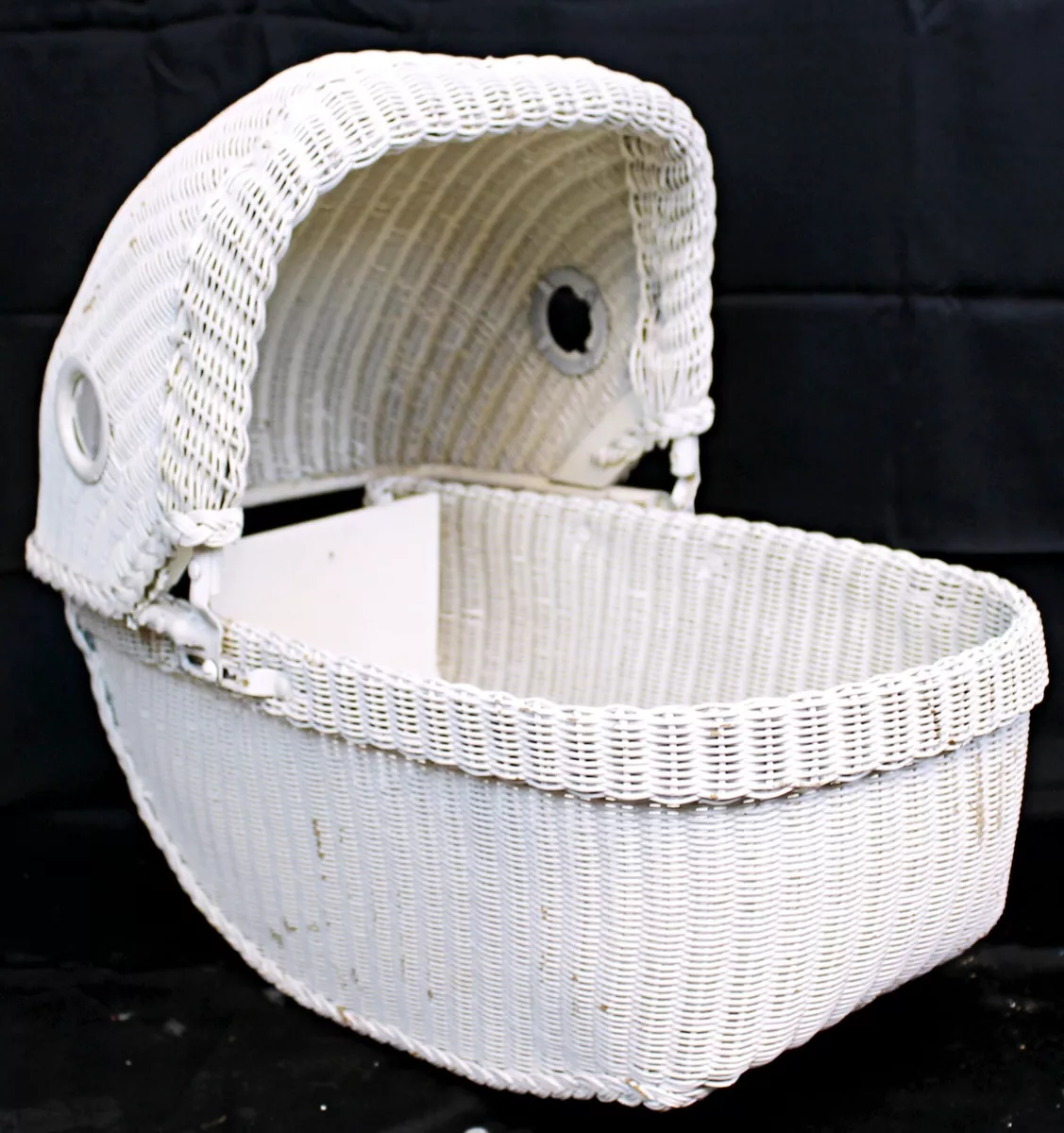 Vtg Baby Doll Rocking Carrier Bassinet Basket Cradle White Wicker