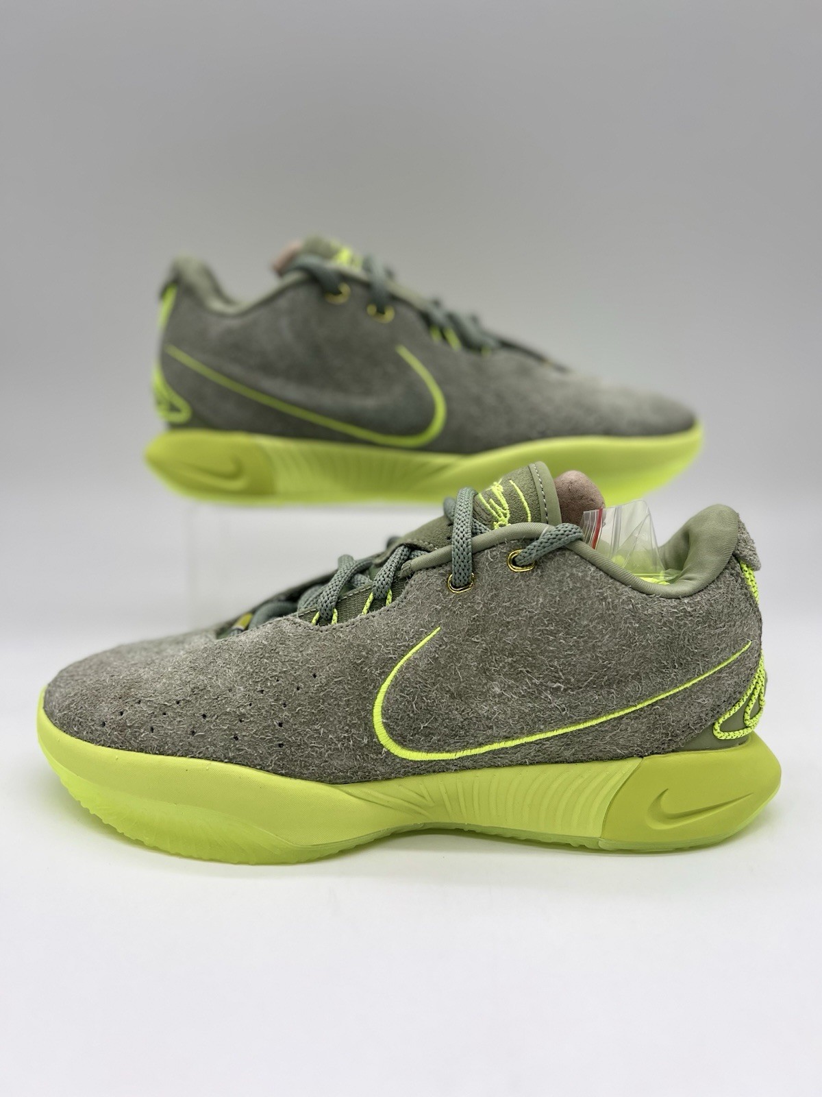 Mens Size 10.5 Nike Lebron XXI Oil Green Volt Sneaker FV2345 302 NEW