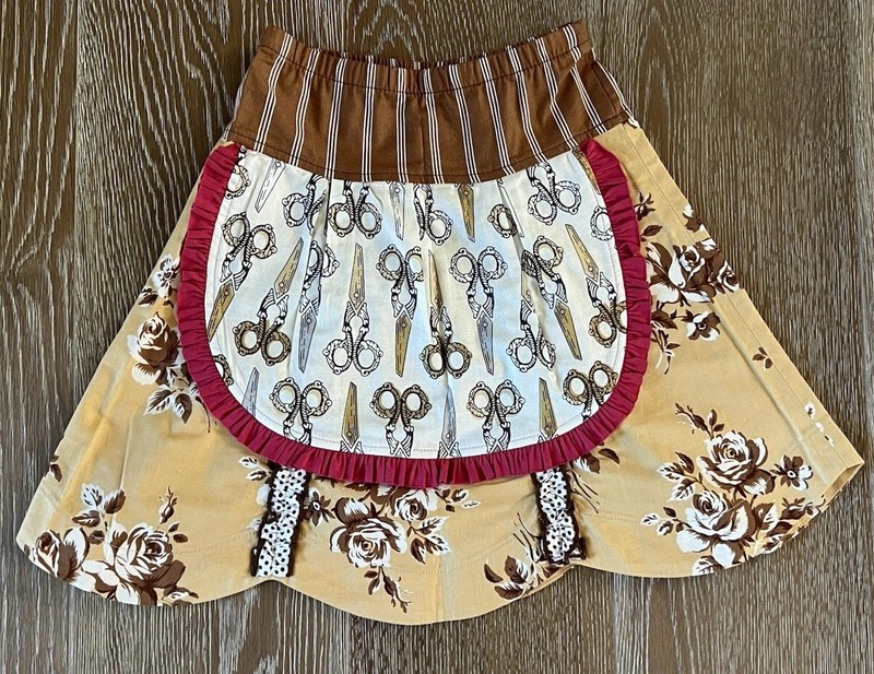 Persnickety Girls Apron Skirt Size 6 NWOT Made In USA!