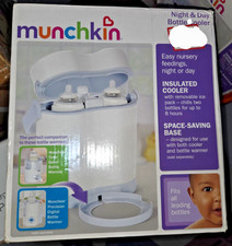 New Munchkin Night Day Bottle Insulatated Cooler Hold Two Bottles NIP