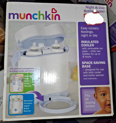 New Munchkin Night & Day Bottle Insulatated Cooler ~ Hold Two Bottles NIP