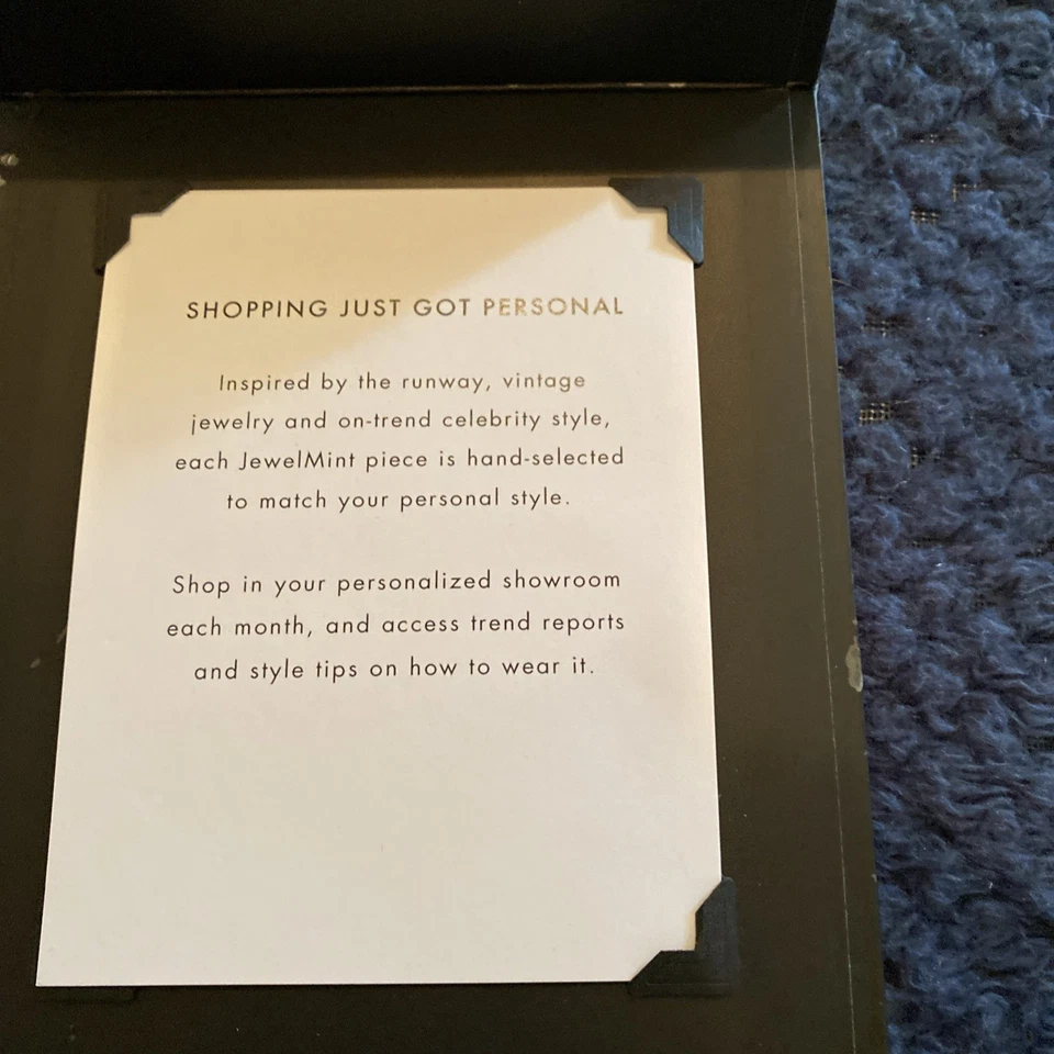 Pulseira de strass em perfeito estado - Imagem 2 de 4