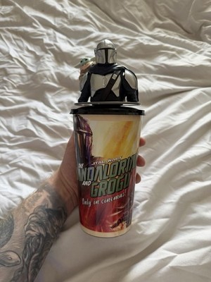 Star Wars: The Mandalorian And Grogu Getränkebecher mit Mando/Grogu Topper