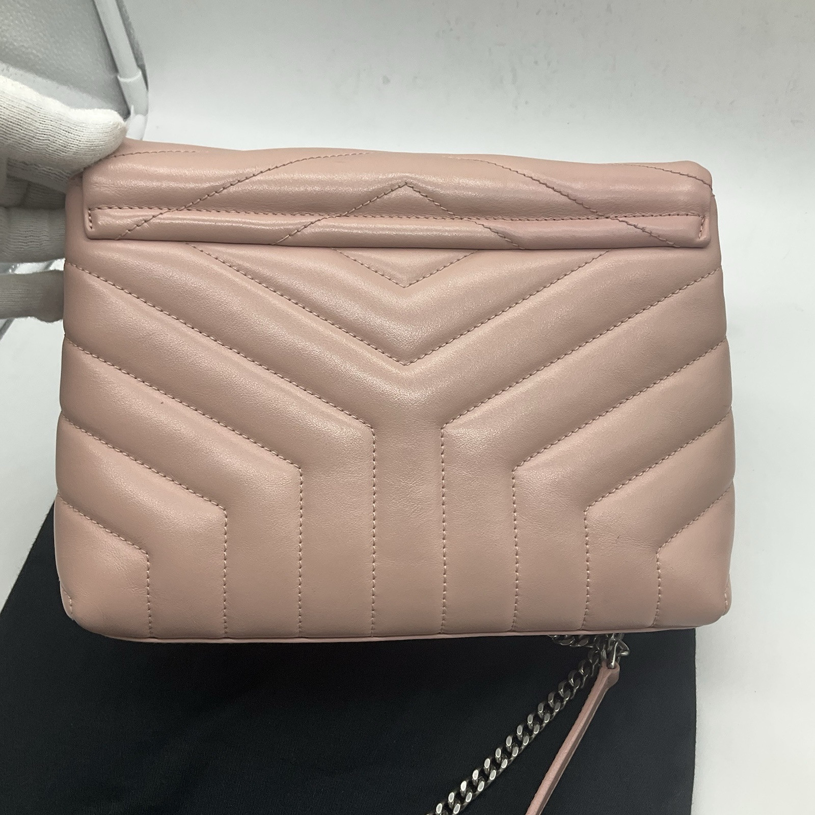 Borsa Saint Laurent pelle di vitello Y trapuntata monogramma catena Loulou rosa antica