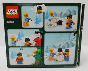 100% - 2017 LEGO Set 40263 CHRISTMAS TOWN SQUARE Tree Mailbox Snowman Minifigure