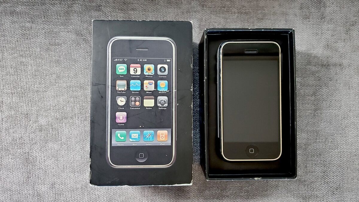 Apple iPhone (1st Generation) - 16 GB - Black (AT&T) for Apple iPhone (1st Generation) - 16 GB - Black (AT&T) for