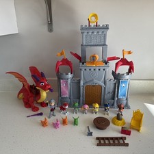 Paw Patrol Rescue Knights Castle Playset & Knights Pups & Sparks Dragon & Ryder