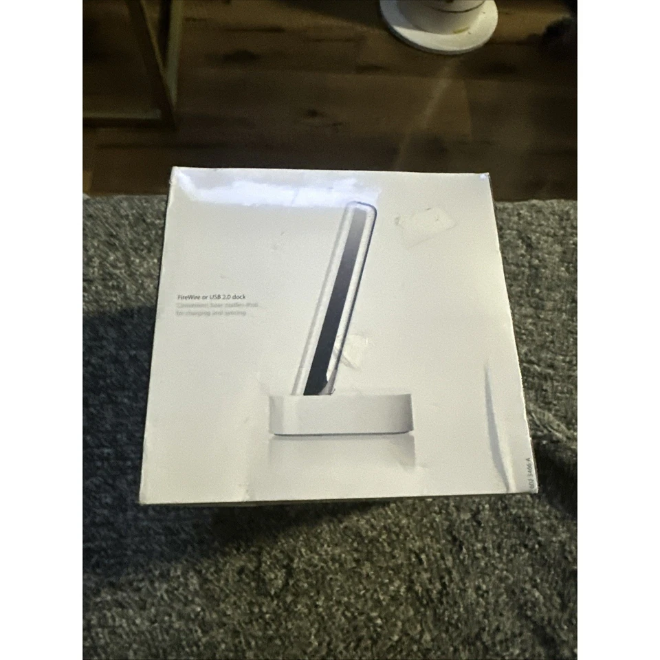 Apple iPod 3rd Generation 2003  Factory Sealed Classic 20GB M9244LL/A - Image 3 of 4