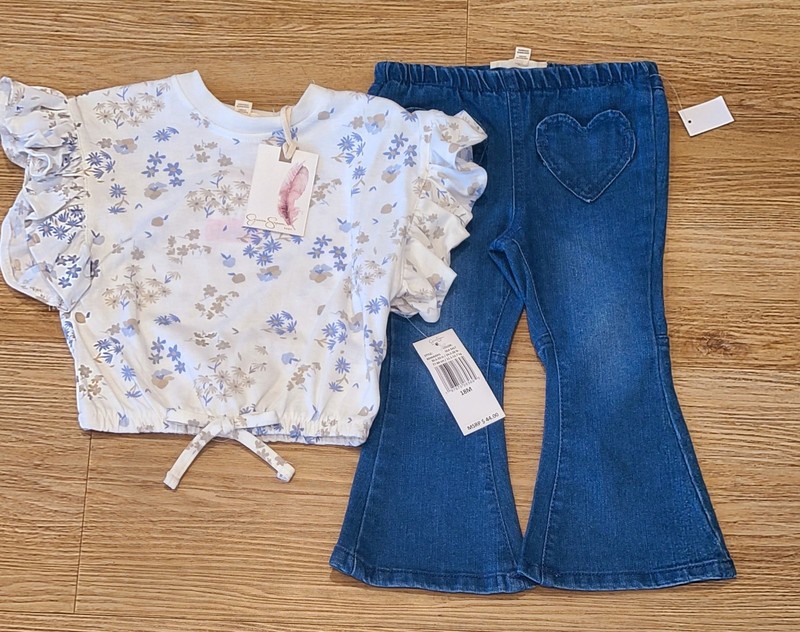 Jessica Simpson New  Toddler 2 Piece Top/Jean Set. Size 18 Months. NWT Cute!