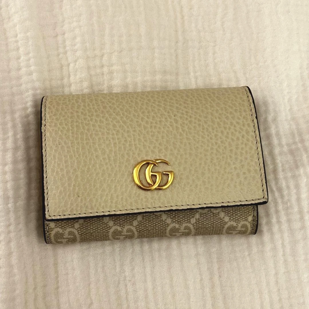 Authentique Portefeuille Gucci Couleur Bieige Suprême Cuir Motif GG L11cm H8cm P2cm